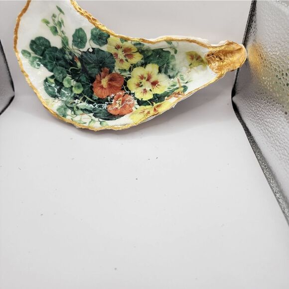 DECOUPAGE HUGE OYSTER SHELL - Picture 2 of 4